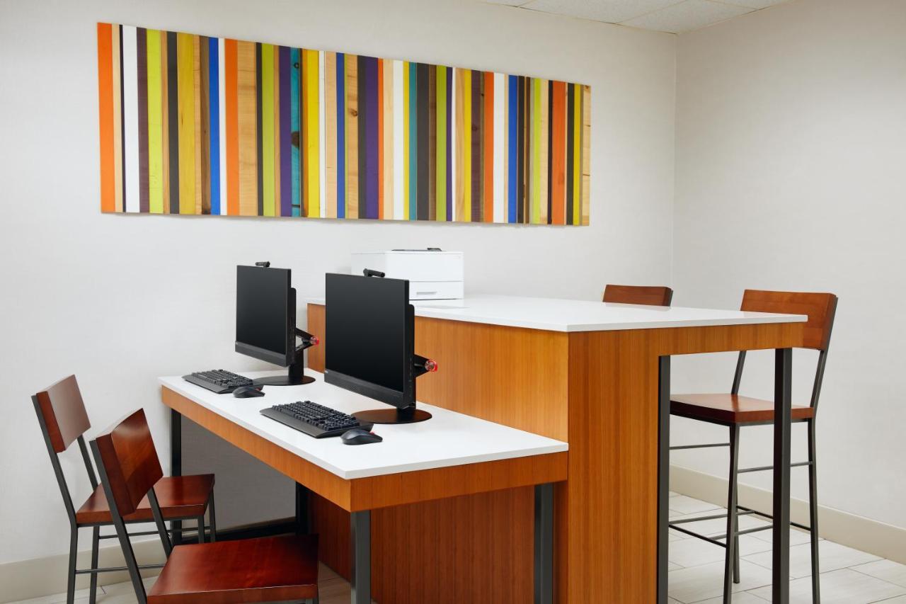 Holiday Inn Express & Suites Jacksonville South East - Medical Center Area By Ihg Exterior foto