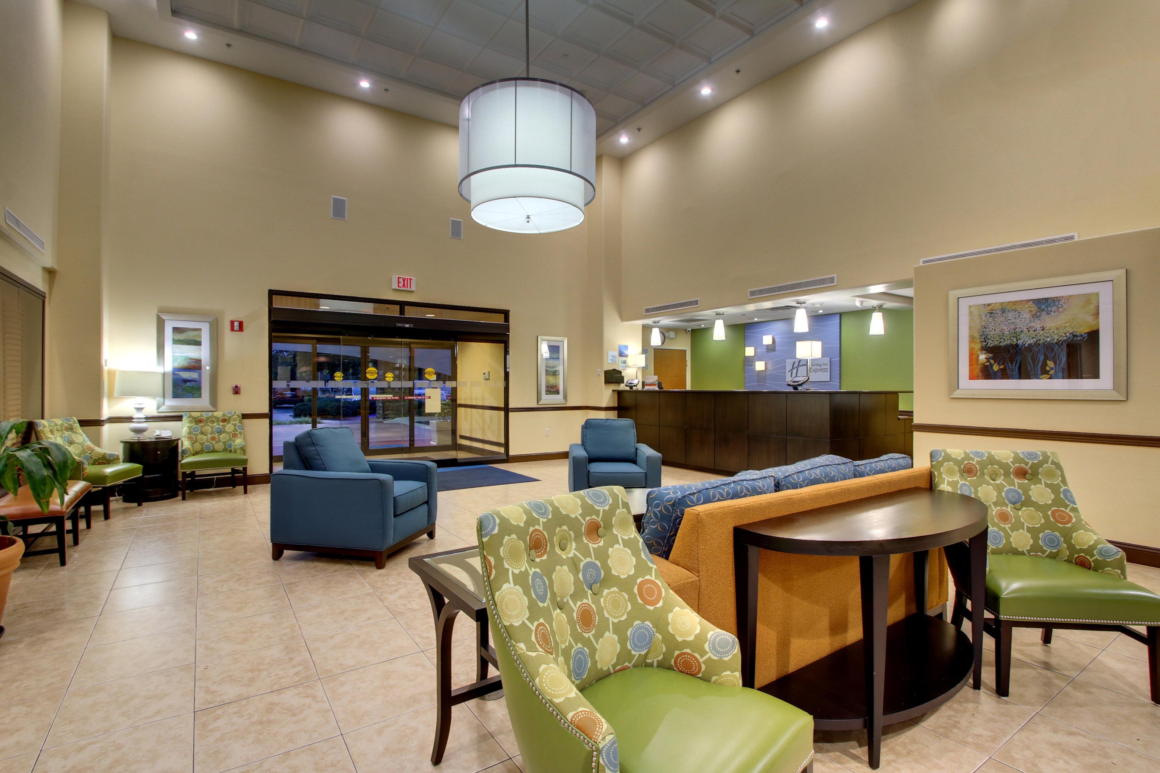 Holiday Inn Express & Suites Jacksonville South East - Medical Center Area By Ihg Exterior foto
