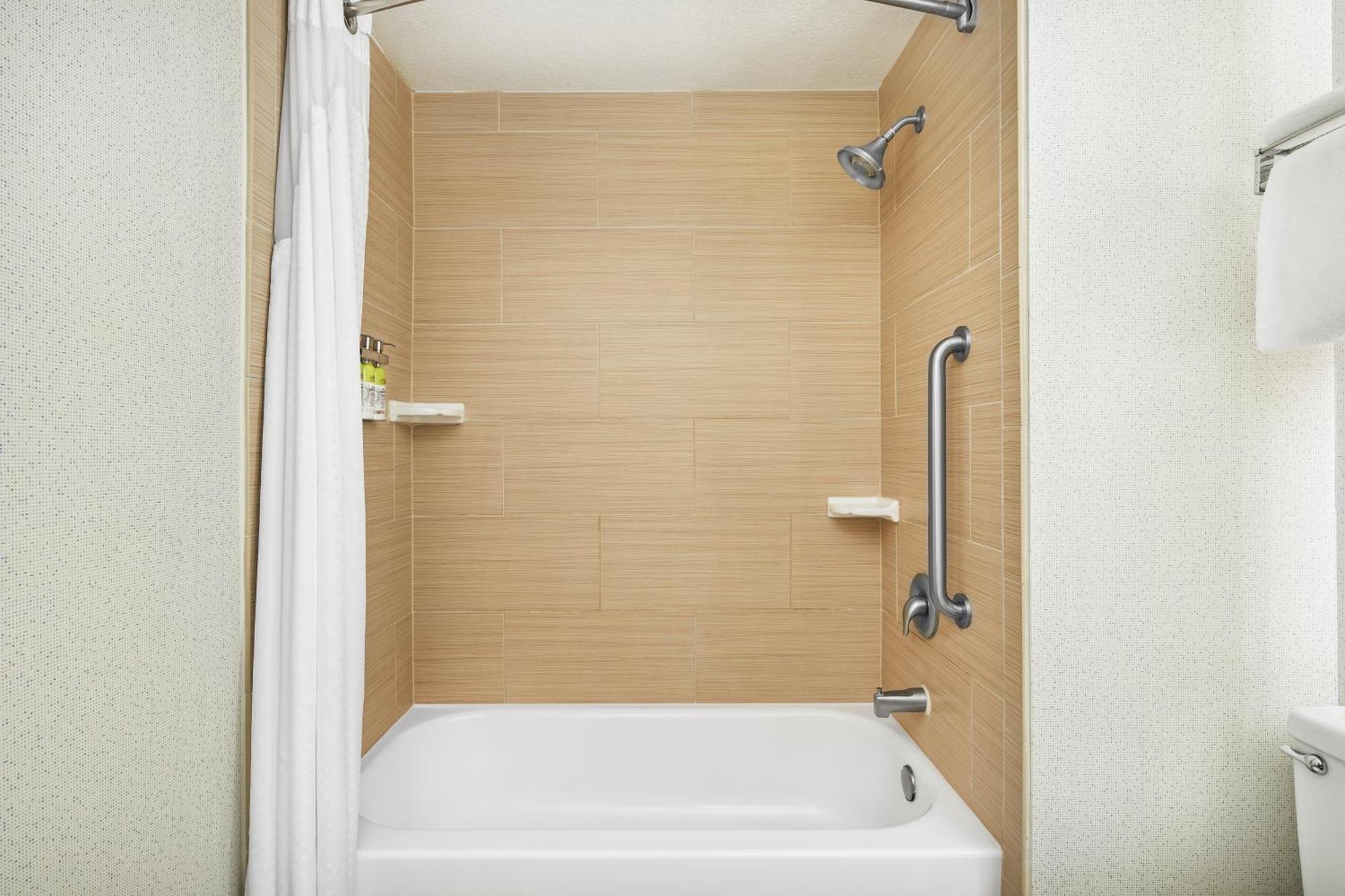 Holiday Inn Express & Suites Jacksonville South East - Medical Center Area By Ihg Exterior foto